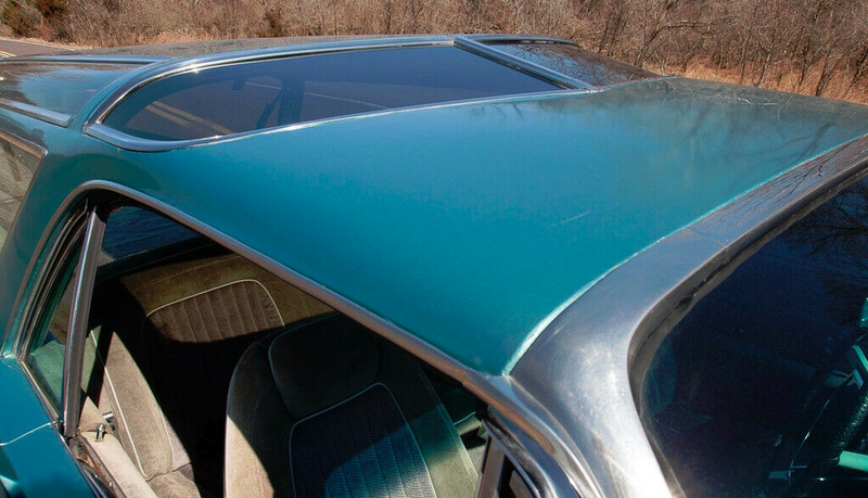 Illustration for article titled Custom Ford Thunderbird Proves Cars Look Better With an Oldsmobile Vista-Cruiser RoofÂ